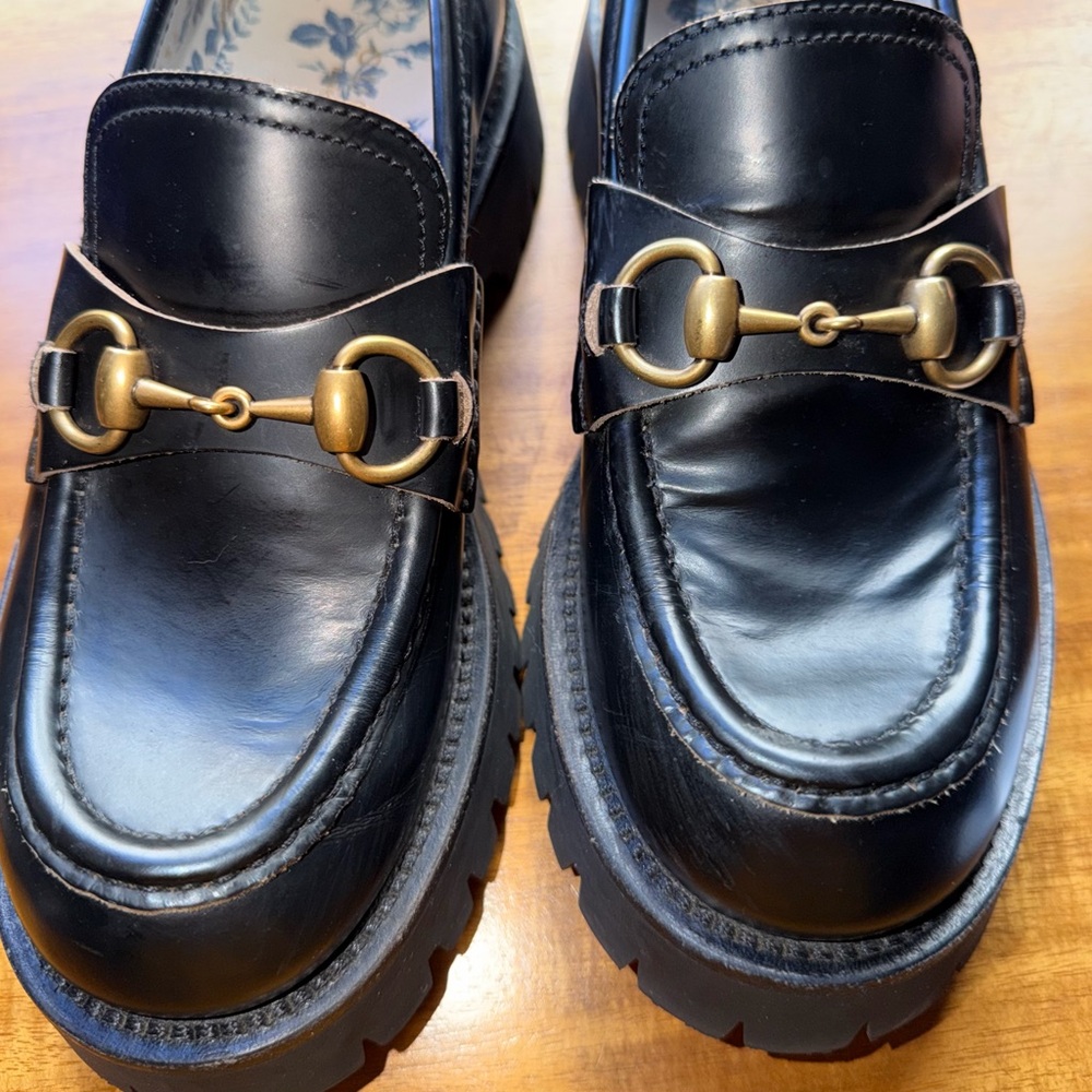 Gucci Black Leather Lug Sole Loafers with Horsebit - Picture 11 of 11